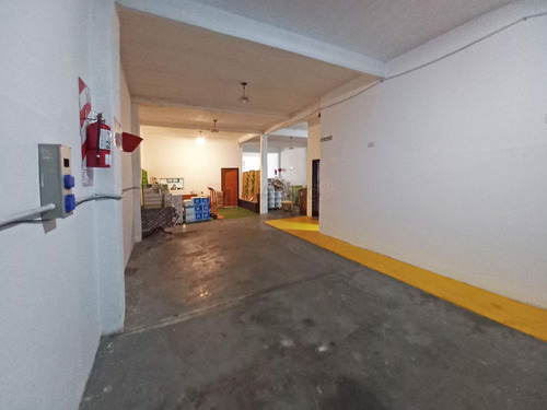 Venta Casa 5 Ambientes Con Galpón / Terraza / Balcón / Patio En Lote Propio En Mataderos