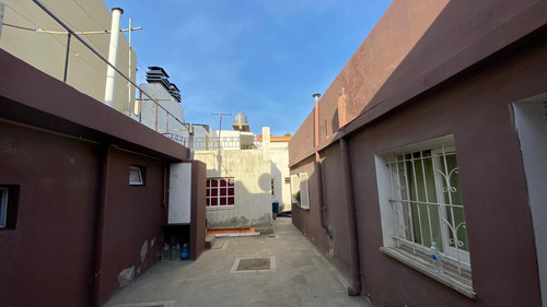 Casa + Dos Dptos Barrio 9 De Julio