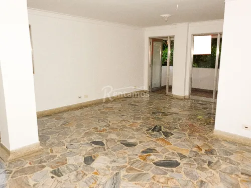 Apartamento En Arriendo En Castropol. Cod A776181