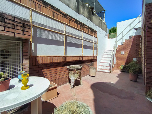 Venta/permuta - Casa De 3 Dormitorios Con Cochera, Quincho Y Local Comercial. Alvear, Rosario.