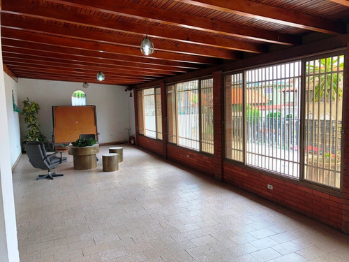 Imagen 4 de 18 de Se Vende Casa 532m2 5h+s/3b+s/3p Santa Mónica 9791