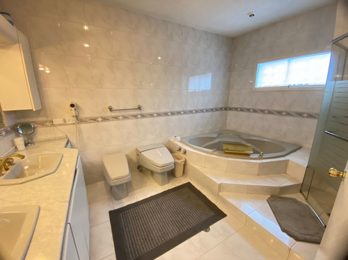 Imagen 11 de 12 de Se Vende Casa 650m2 4h+s/4b+s/4p Los Palos Grandes