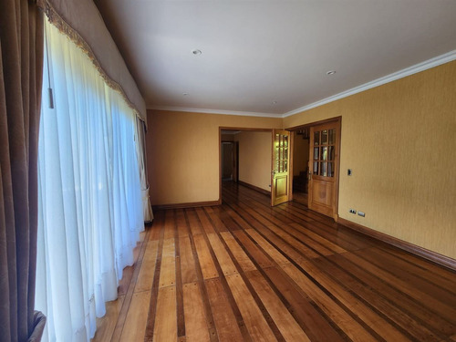 Casa En Venta De 6 Dorm. En Talca