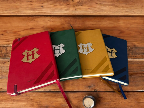 Libreta De Harry Potter Pasta Dura Rayadas 21x13cm 4 Piezas Color Rojo