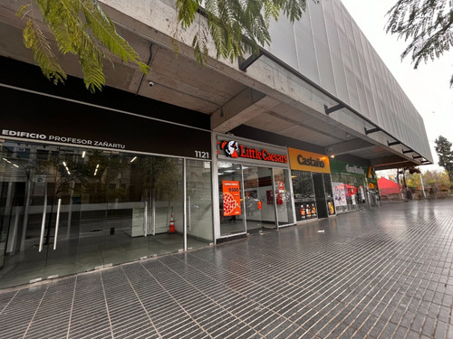 Planta Libre En Nuevo Strip Center, Metro Hospitales