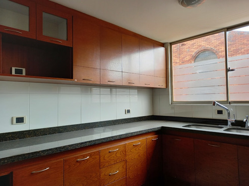 Imagen 10 de 11 de Apartamento De 4 Habitaciones En Santa Bárbara