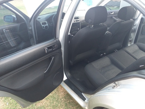 Volkswagen Bora 1.9 Trendline I 100cv 2011