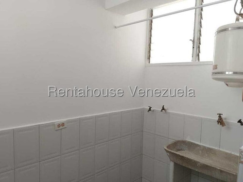 Naudy Escalona & Maribel Morillo Asesores Inmobiliarios De Rentahouse Venden Cómodo Apartamento En Zona Este De Barquisimeto