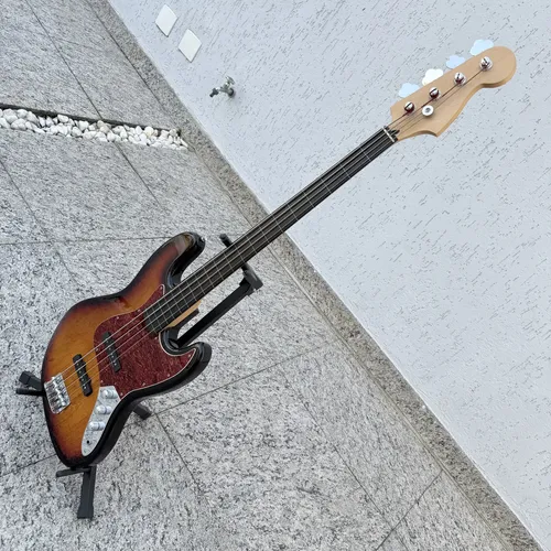 Baixo Squire By Fender Jazz Bass Fretless | MercadoLivre
