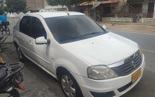 Renault Logan 2013 Dynamic
