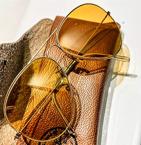 Ray Ban Ambermatic Fotocromático 62*14 B&l Usa 1970. Verrr!! Fotocromático Oro Naranja Claro A La Sombra Naranja Oscuro Al Detectar El Sol Oro Oro (Usado)