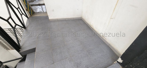 Imagen 25 de 28 de Sabana Grande Edifico Dde Oportunidad Listo Para La Venta.. Locales Comerciales Y Oficinas Con Su Baño..! Carlos Zambrano 0424 283 6665 Codigo: Mls #23-4780