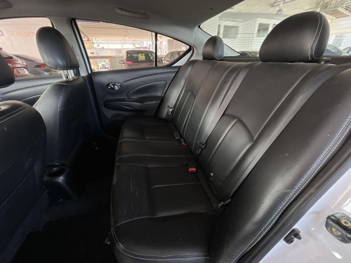Imagem 6 de 9 de Nissan Versa 1.6 16v Unique (flex)