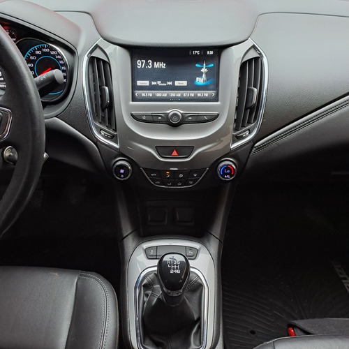 Imagen 14 de 16 de Chevrolet Cruze 1.4 4p Lt Mt 2017