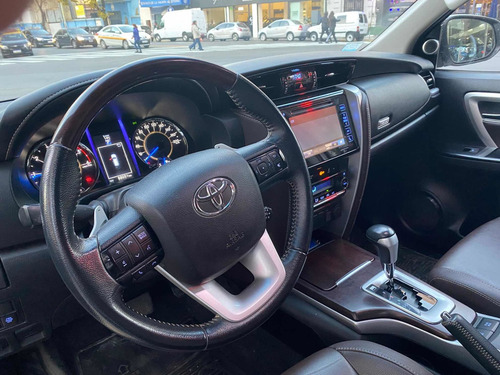 Imagen 10 de 16 de Toyota Sw4 2019 2.8 Srx 177cv 4x4 7as At