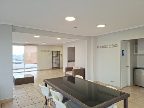 ¡exclusivo Departamento Con Vista Despejada Y Conectividad!