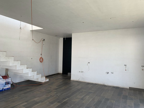 Quinta En Venta En Los Portales, Gral. Zuazua