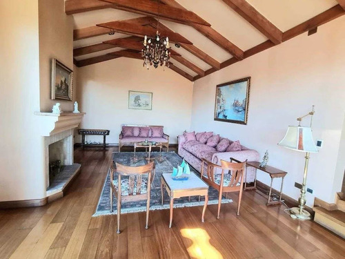 Casa En Venta De 4 Dorm. En Las Condes