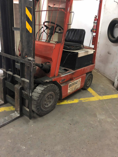 Imagen 8 de 14 de Autoelevador Toyota 2.5tn Funcionando,c/bateria Y Cargador