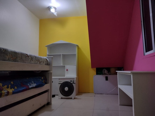 Imagen 10 de 14 de Excelente Casa En Venta. Quincho Con Cocina. 4 Baños. Propiedad Muy Iluminada Ambientes Amplios.