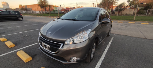 Peugeot 208 1.6 Feline