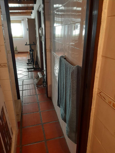 Casa En Venta - 3 Dormitorios 2 Baños - 330 Mts2 - Hurlingham, Buenos Aires