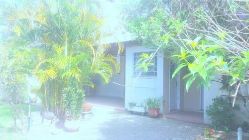 Casa 3 Dormitórios - 4470