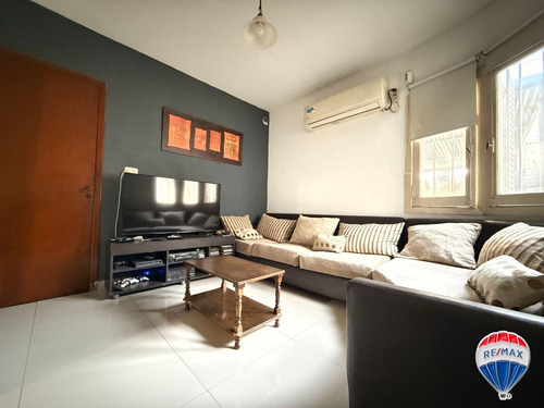 Casa Con Departamento En Venta Quilmes
