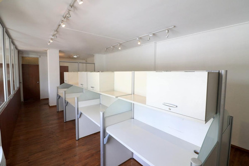 Imagen 1 de 17 de Alquiler De Oficinas - Beccar-vias/libert.