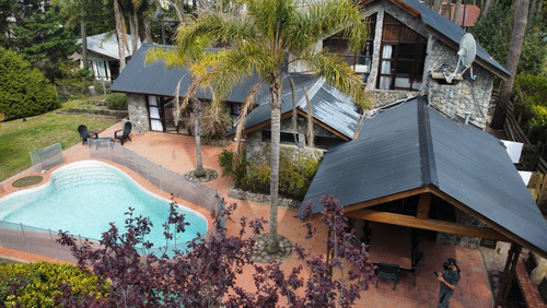 Casa En Cariló Para 10 Pers. A 150 M Mar Con Cerco Y Pileta