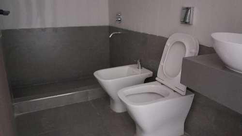 Departamento De 3 Ambientes A Estrenar En Flores.