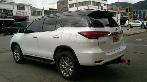 Toyota Fortuner 2.4 Diésel Srv 4X2