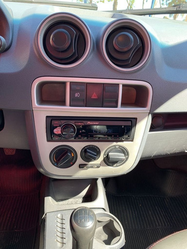 Imagem 7 de 10 de Volkswagen/ Saveiro G4 1.6 2009