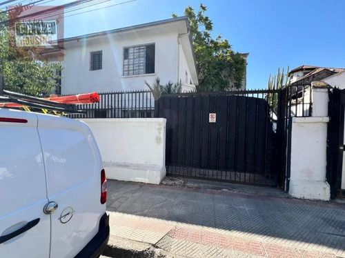 Se Arrienda Casa Destino Comercial. 2 Pisos.