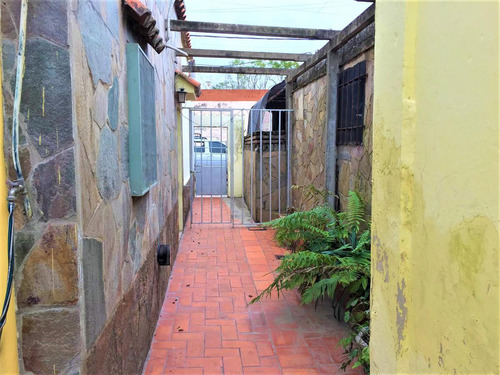 Casa De 2 Dormitorios En Capitán Bermudez