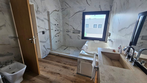 Venta Casa Puertos Vistas Con Muelle Privado