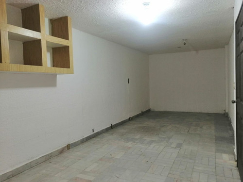 Imagen 12 de 15 de En El Corazón De La Ciudad; Hazte De Esta Casa Con Local Co