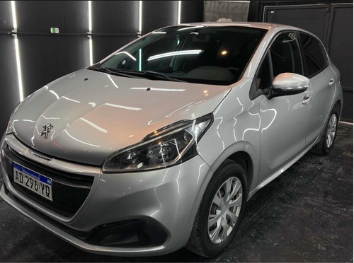 Peugeot 208 1.6 Active