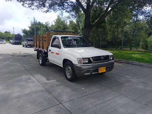 Toyota Hilux Mt 2400cc 4x2 Estacas
