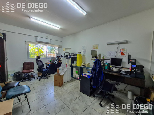 Venta Con Renta Deposito Con Oficinas, Ideal Laboratorio Habilitable Anmat Martinez