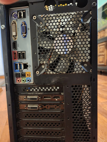 Pc Escritorio Phenom Ii X6 Ram 8gb Amd R7700 Xfx (Usado)