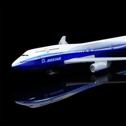 Imagen 4 de 5 de Boeing 747 Avión De Presentación, Esc 1:500