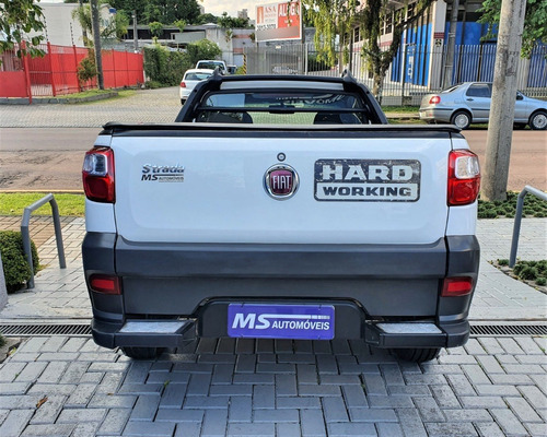 Imagem 5 de 9 de Strada Hard Working 1.4 - Completa - 2018