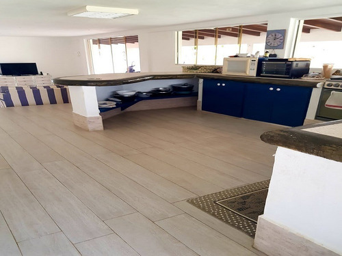 Belklia Giron Vende Posada En Chichiriviche (inc-030)