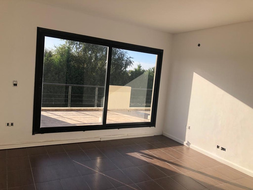 Imagen 2 de 7 de Casa En Venta En Harás Santa María!