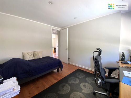 Impecable En Condominio 5 Dorm. Servicio Y Sala De Estar.