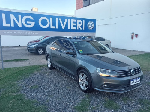 Imagen 3 de 15 de Volkswagen Vento 2.5 Luxury Tiptronic 2.016-