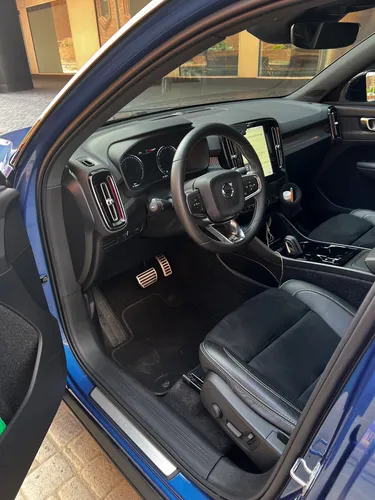 Volvo XC40 2.0 T4 R-Design