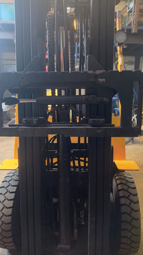 Autoelevador Hyster 2,5 Tn Torre Triple Containera 4,8 M