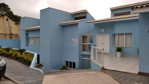 Imagem 15 de 22 de Mansão Com 700 Metros Construídos, Com Quadra De Tênis E Piscina! - 20563